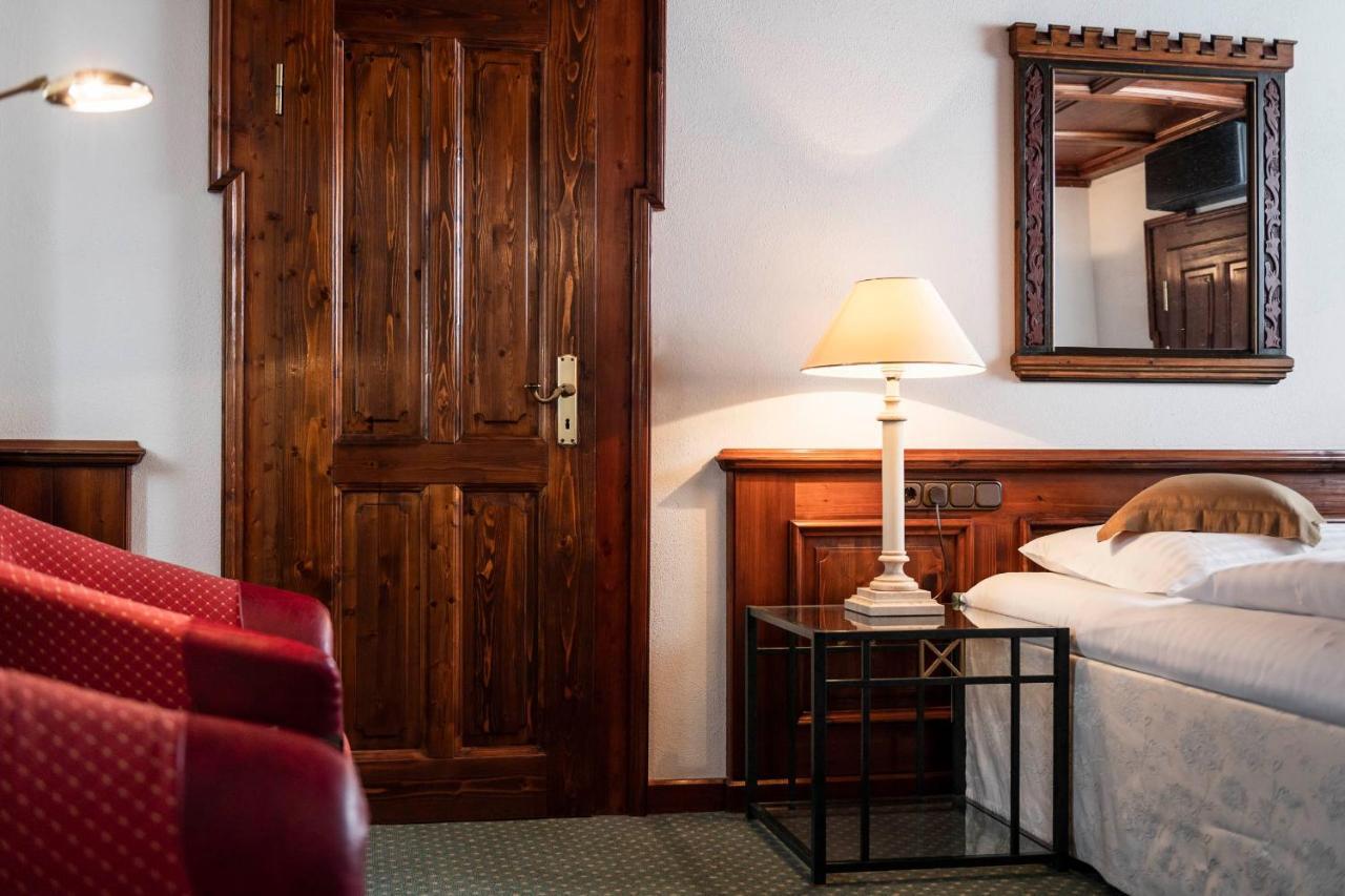 Romantik Hotel Zur Schwane Фольках Экстерьер фото